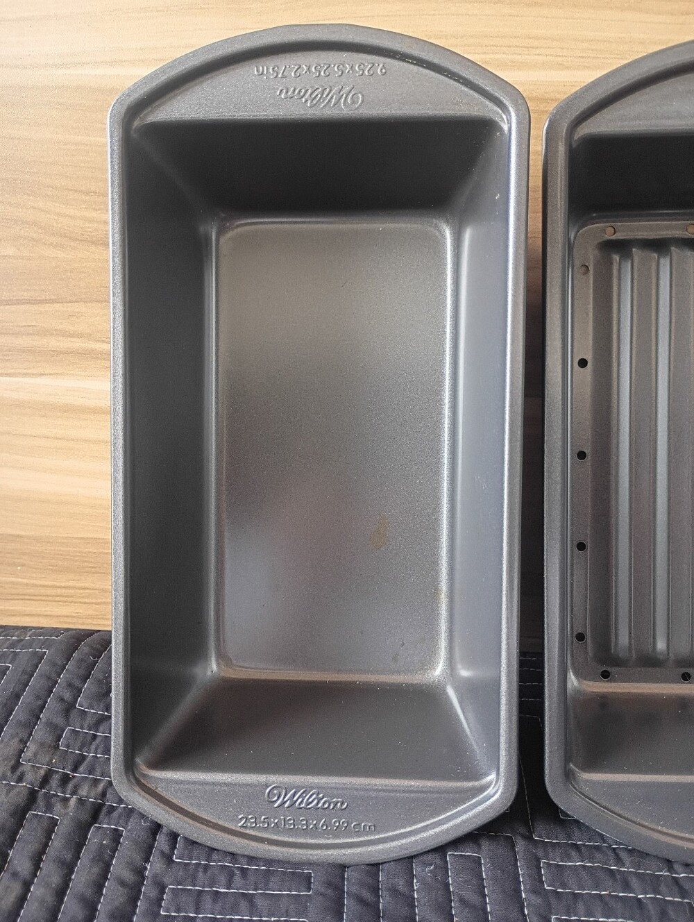 Wilton 2-Piece Non-Stick Meatloaf Pan Set - Picture 4 of 14